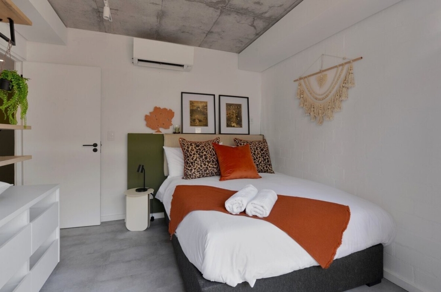 2 Bedroom Property for Sale in Sea Point Western Cape